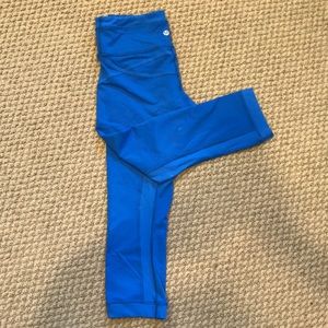 Rare Lululemon blue crop leggings